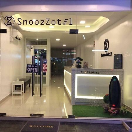 Snoozzotel Pattaya Exterior foto